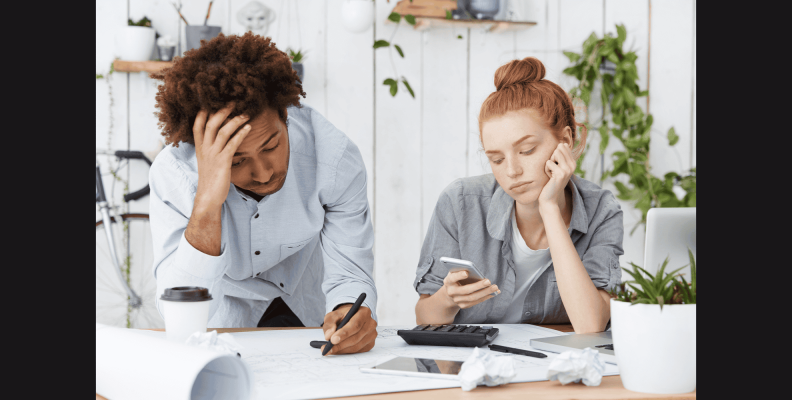 Dia da Mentira: 7 mitos sobre finanças pessoais que atrapalham a vida dos brasileiros