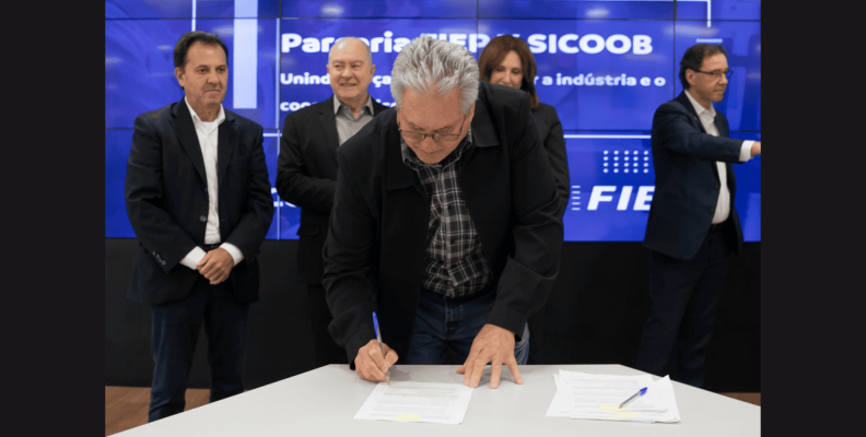 Sicoob Central Unicoob firma parceria com Fiep para ampliar crédito à indústria paranaense