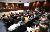 Professores e estudantes debatem falta de regramento e uso da IA nas salas de aula do Paraná
