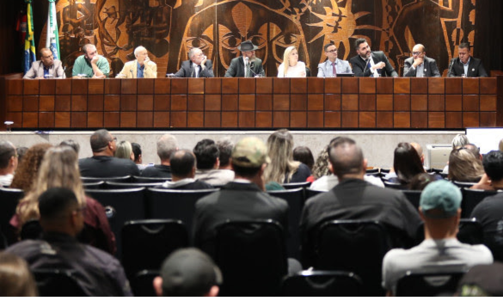 Assembleia Legislativa promove audiência pública sobre porte de armas para vigilantes