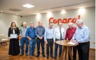 Copacol destina R$ 2,6 milhões para Apaes e hospitais da região