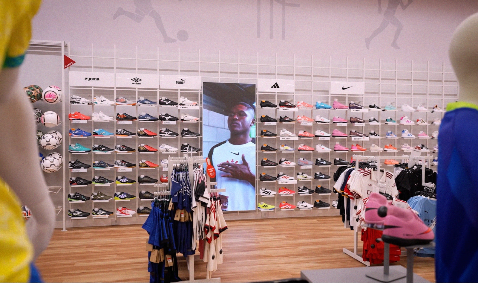 Centauro inaugura sua primeira loja em Cascavel e leva experiência imersiva do esporte ao Catuaí Shopping