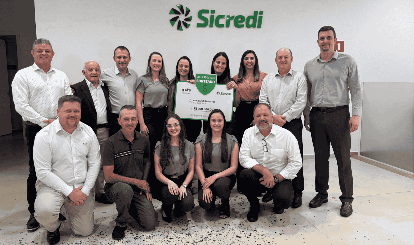 Associada é surpreendida com R$ 100 mil em sorteio de seguro de vida