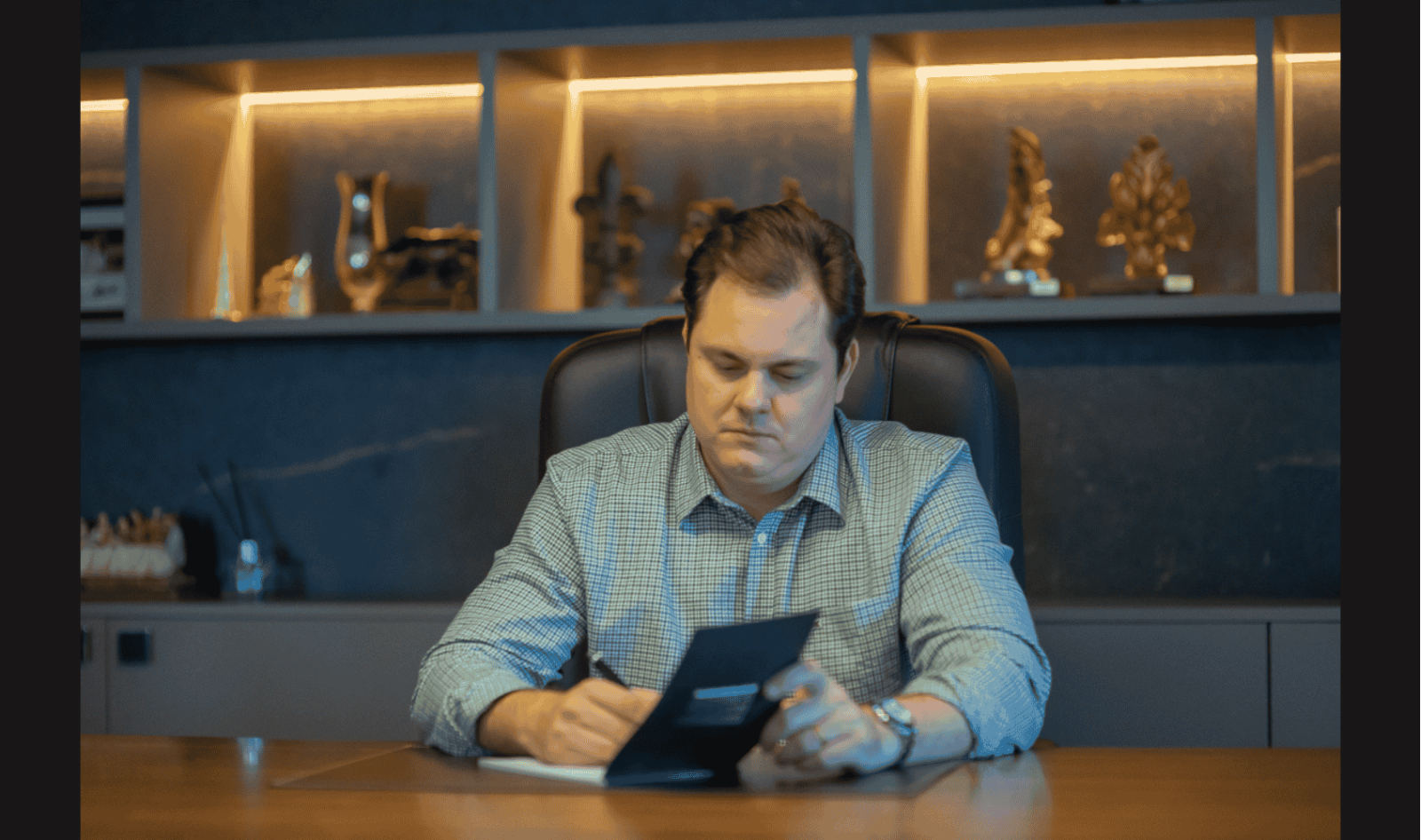 Ele pôs a FD na cobertura