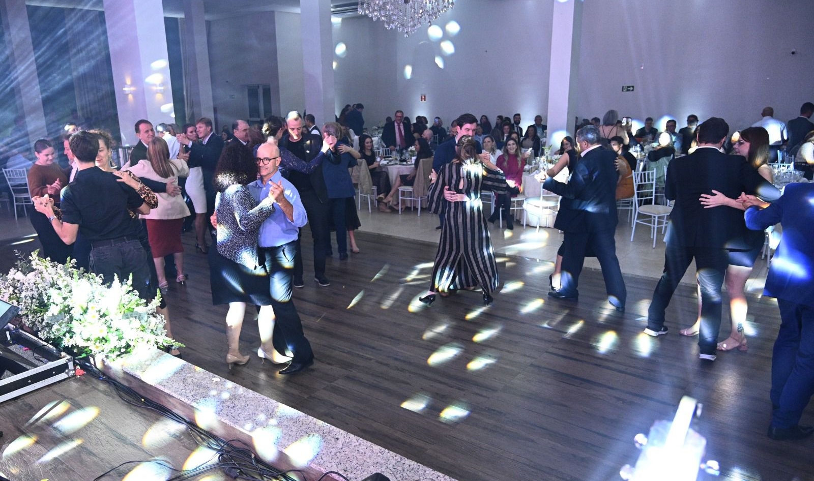 Posse festiva da gestão 2025-2027 marca os 41 anos da AMIC PR