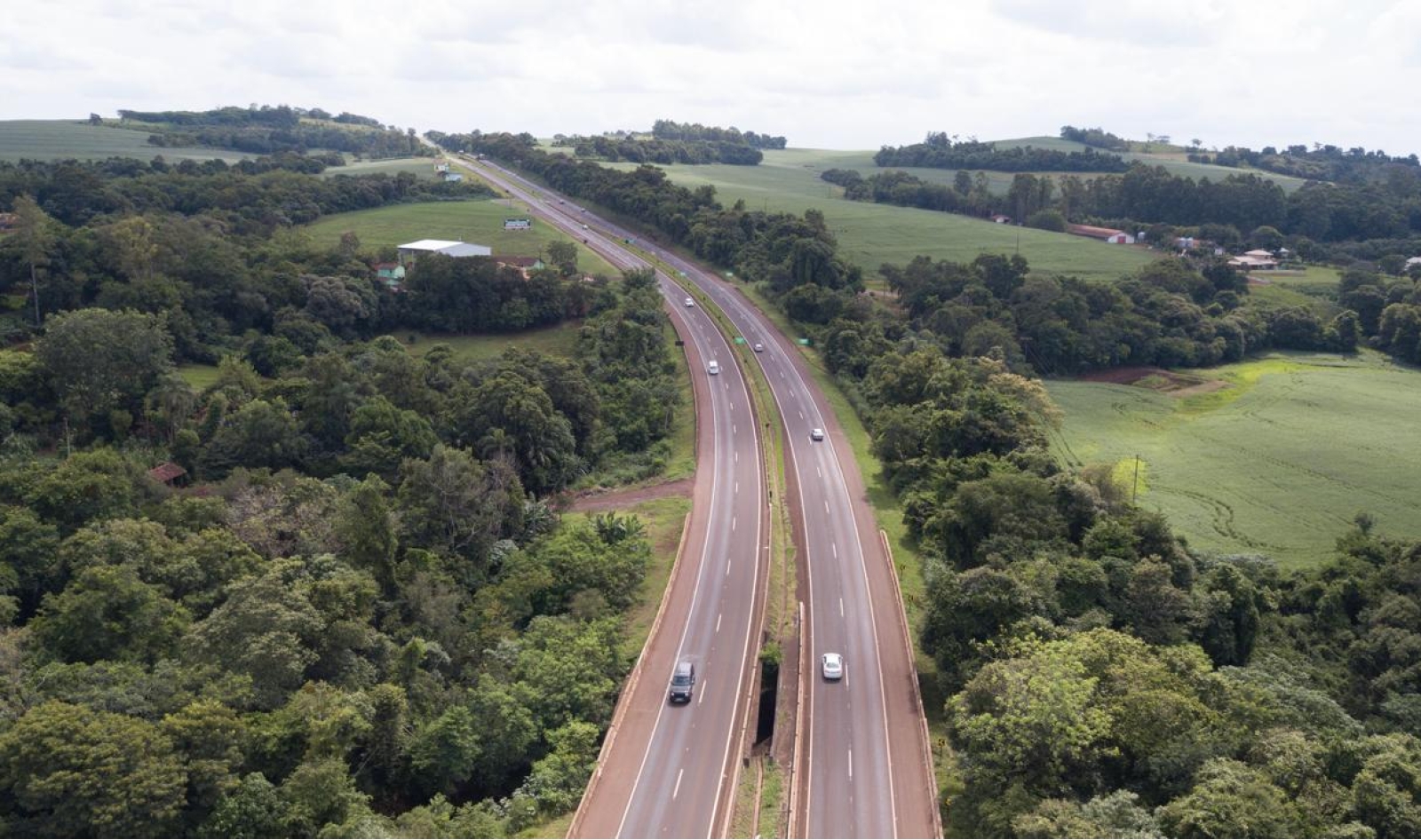 Praças da EPR Iguaçu aceitam pagamentos em dinheiro, cartões e tag