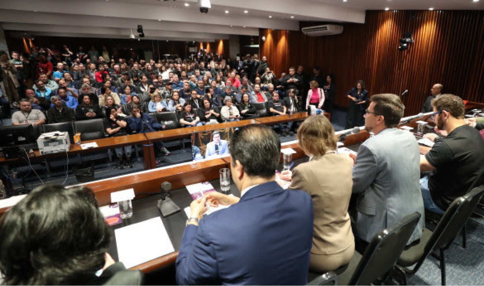 Riscos e impactos da privatização da Celepar são debatidos na Assembleia Legislativa